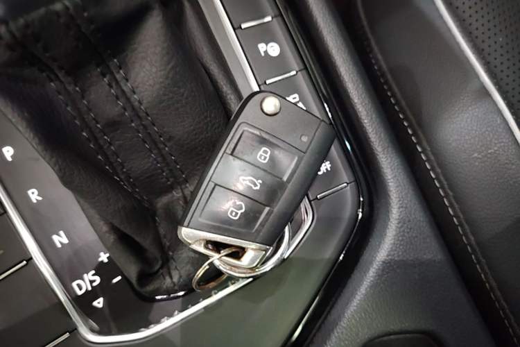 Used Volkswagen Tiguan L 2022 330TSI Automatic Two-Wheel Drive R-Line Enhanced Edition Vehicle Key