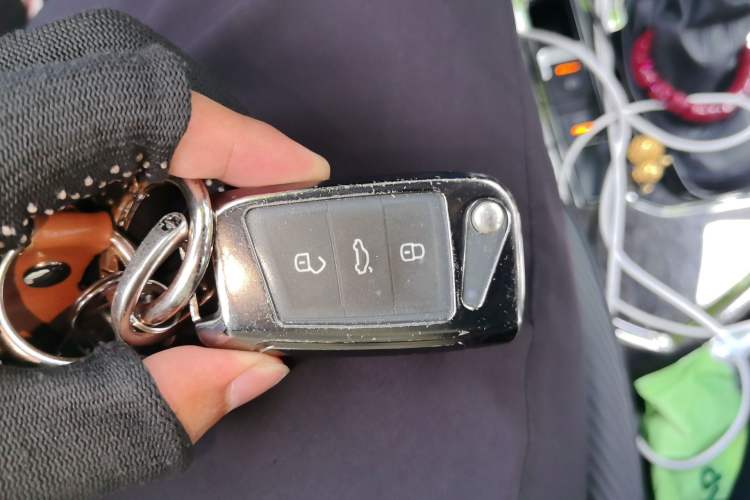 Used Volkswagen Tiguan L 2022 330TSI Automatic Two-Wheel Drive R-Line Flagship Edition Vehicle Key