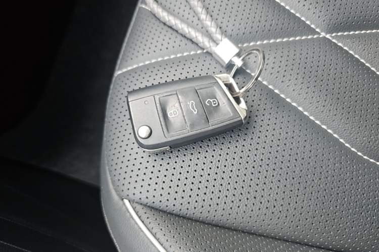 Used Volkswagen Tiguan L 2022 330TSI Automatic Two-Wheel Drive Smart Edition Vehicle Key
