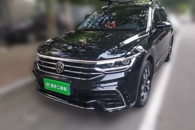 Volkswagen Tiguan L 2023 330TSI Automatic Two-Wheel Drive R-Line Enjoyment Edition مستعملة