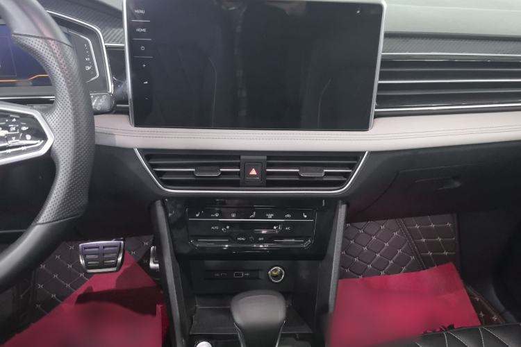 Used Volkswagen Tiguan L 2023 Restyled 330TSI Automatic Two-Wheel Drive R-Line Enhanced Comfort Version Audio And AC Panel