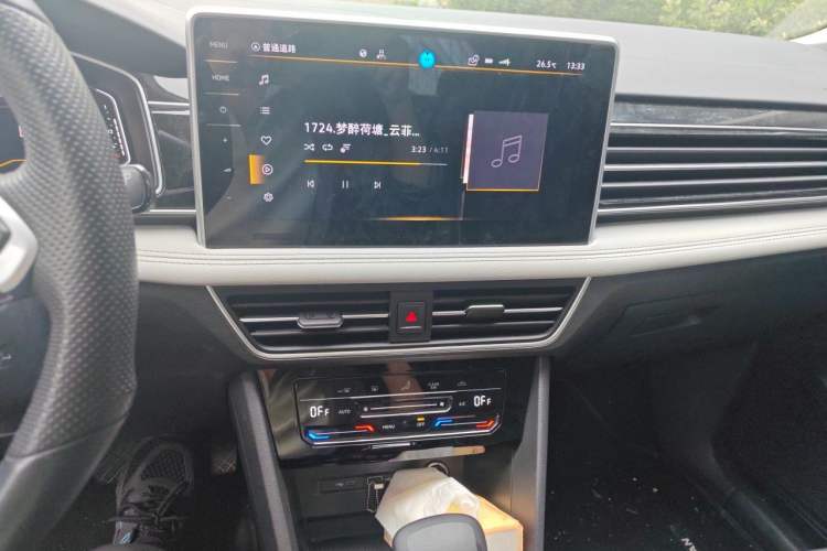 Used Volkswagen Tiguan L 2023 300TSI Automatic Two-Wheel Drive Smart Edition Audio And AC Panel