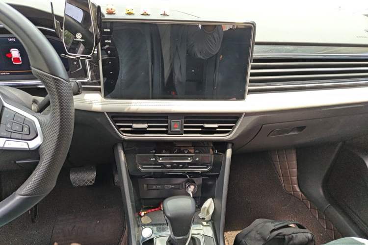 Used Volkswagen Tiguan L 2023 300TSI Automatic Two-Wheel Drive Smart Edition Audio And AC Panel