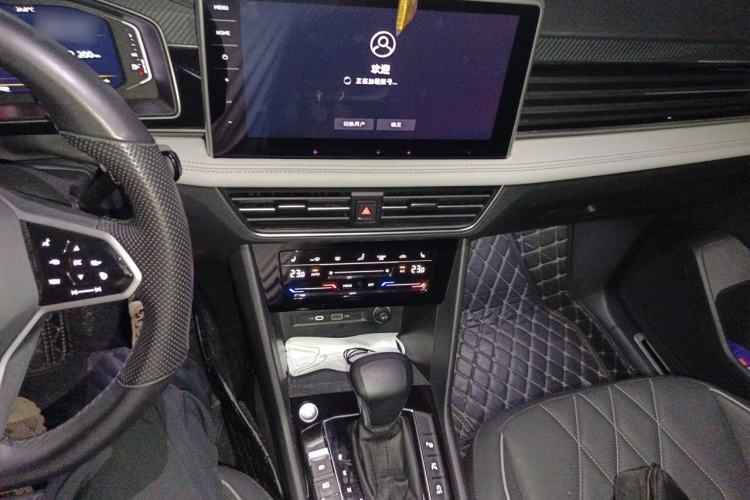 Used Volkswagen Tiguan L 2023 330TSI Automatic Two-Wheel Drive R-Line Enjoyment Edition Audio And AC Panel