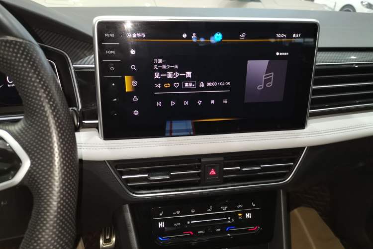 Used Volkswagen Tiguan L 2023 Restyled 330TSI Automatic Two-Wheel Drive R-Line Enhanced Comfort Version Audio And AC Panel