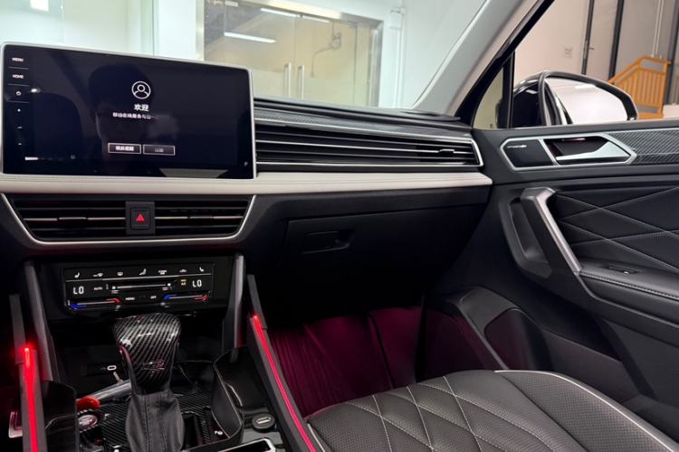 Used Volkswagen Tiguan L 2023 Restyled 330TSI Automatic Two-Wheel Drive R-Line Enhanced Comfort Version Audio And AC Panel