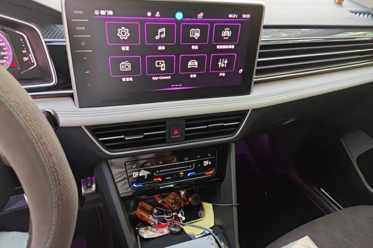 Used Volkswagen Tiguan L 2023 Restyled 330TSI Automatic Two-Wheel Drive R-Line Enhanced Comfort Version Audio And AC Panel