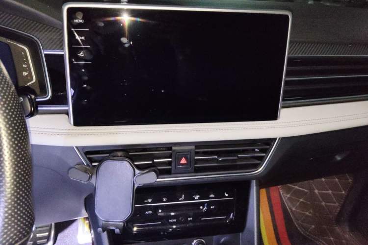 Used Volkswagen Tiguan L 2023 330TSI Automatic Two-Wheel Drive R-Line Enjoyment Edition Audio And AC Panel