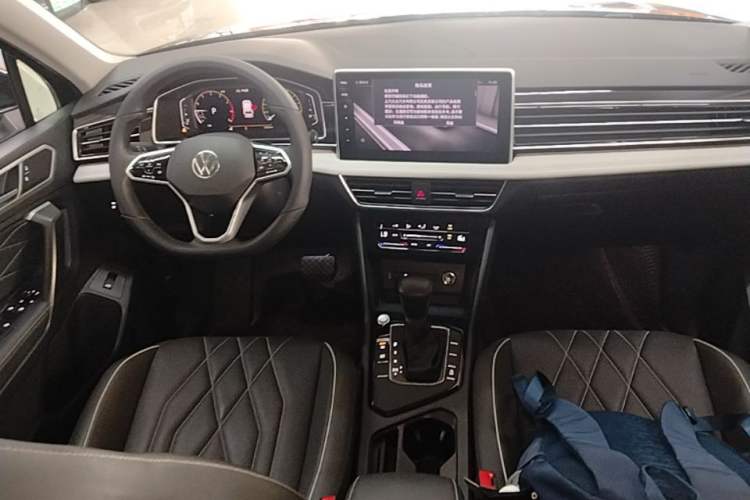 Used Volkswagen Tiguan L 2023 330TSI Automatic Two-Wheel Drive Smart Edition Center Console