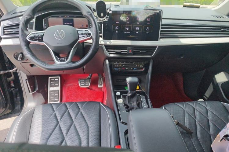 Used Volkswagen Tiguan L 2023 330TSI Automatic Two-Wheel Drive R-Line Enjoyment Edition Center Console