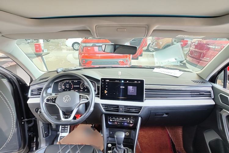 Used Volkswagen Tiguan L 2023 330TSI Automatic Two-Wheel Drive R-Line Enjoyment Edition Center Console