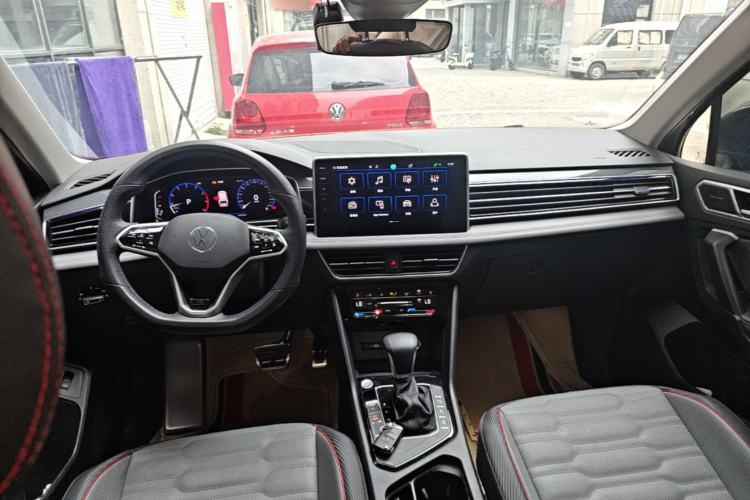 Used Volkswagen Tiguan L 2023 Restyled 330TSI Automatic Two-Wheel Drive R-Line Flagship Edition Center Console