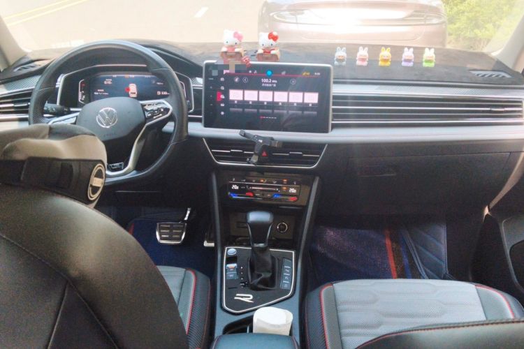 Used Volkswagen Tiguan L 2023 330TSI Automatic Two-Wheel Drive R-Line Flagship Edition Center Console