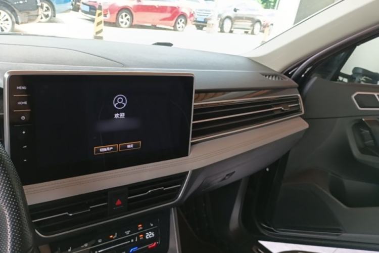 Used Volkswagen Tiguan L 2023 330TSI Automatic Two-Wheel Drive R-Line Enjoyment Edition Center Console