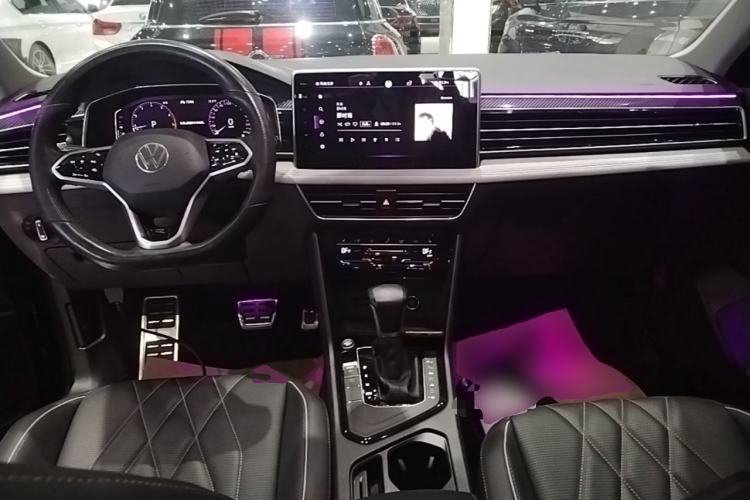 Used Volkswagen Tiguan L 2023 330TSI Automatic Two-Wheel Drive R-Line Enjoyment Edition Center Console