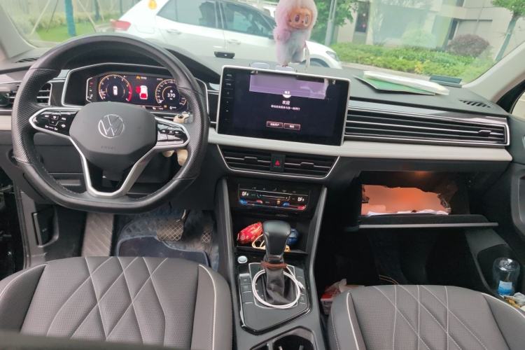 Used Volkswagen Tiguan L 2023 330TSI Automatic Two-Wheel Drive Smart Edition Center Console