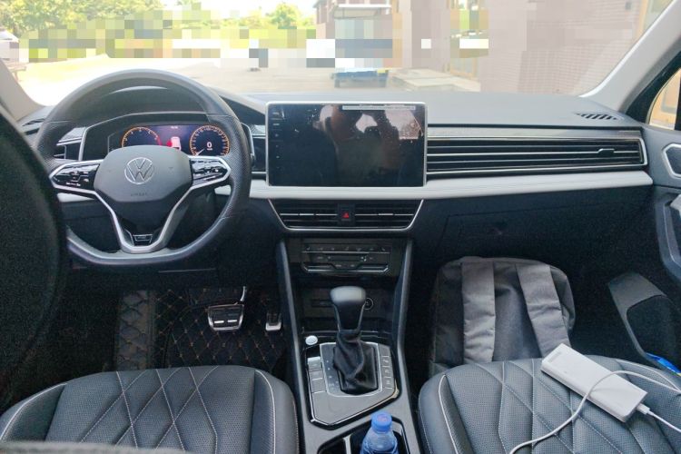 Used Volkswagen Tiguan L 2023 330TSI Automatic Two-Wheel Drive R-Line Enjoyment Edition Center Console