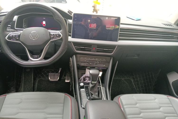 Used Volkswagen Tiguan L 2023 330TSI Automatic Two-Wheel Drive R-Line Flagship Edition Center Console