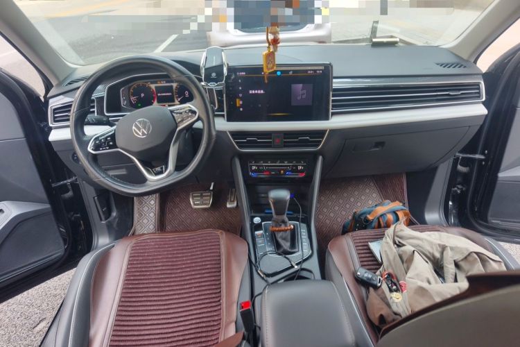 Used Volkswagen Tiguan L 2023 Restyled 330TSI Automatic Two-Wheel Drive R-Line Enhanced Comfort Version Center Console