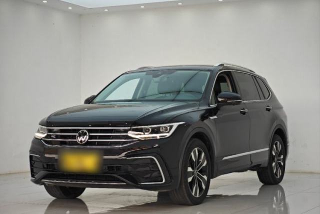 Volkswagen Tiguan L 2023 330TSI Automatic Two-Wheel Drive R-Line Enjoyment Edition usado