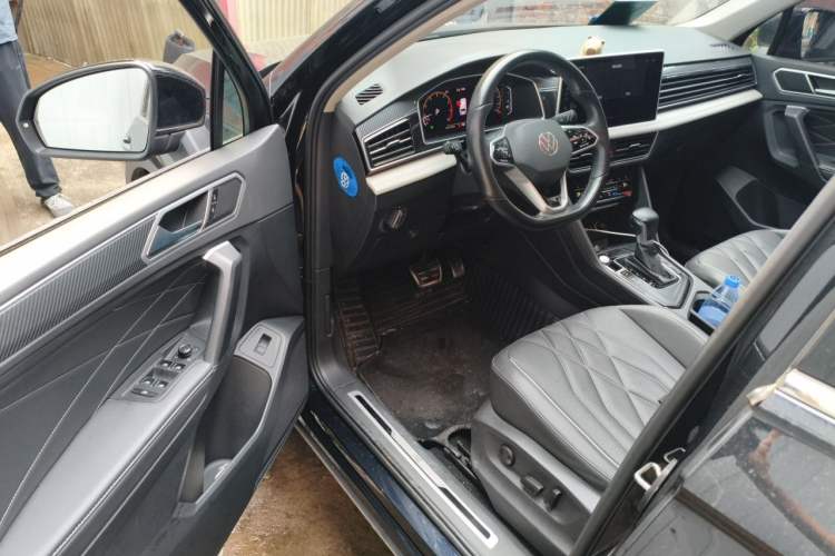 Used Volkswagen Tiguan L 2023 330TSI Automatic Two-Wheel Drive R-Line Enjoyment Edition Driver Seat