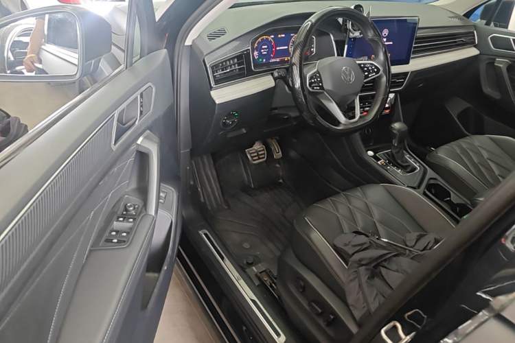 Used Volkswagen Tiguan L 2023 Restyled 330TSI Automatic Two-Wheel Drive R-Line Enhanced Comfort Version Driver Seat