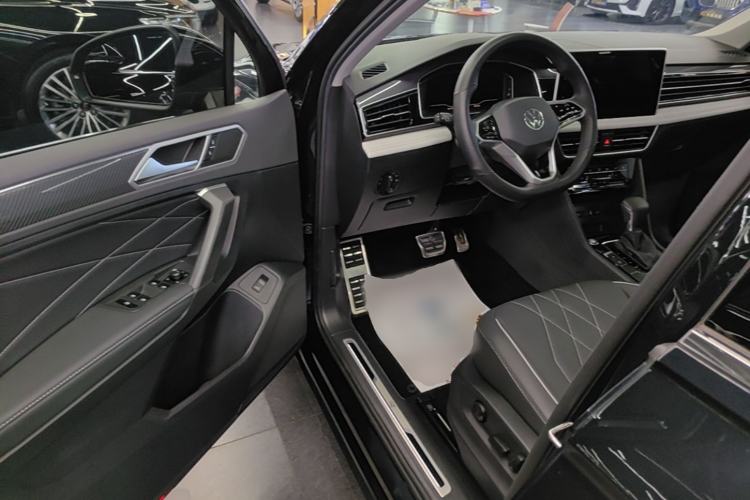 Used Volkswagen Tiguan L 2023 Restyled 330TSI Automatic Two-Wheel Drive R-Line Enhanced Comfort Version Driver Seat