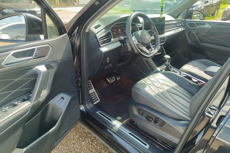 Used Volkswagen Tiguan L 2023 330TSI Automatic Two-Wheel Drive R-Line Enjoyment Edition Driver Seat