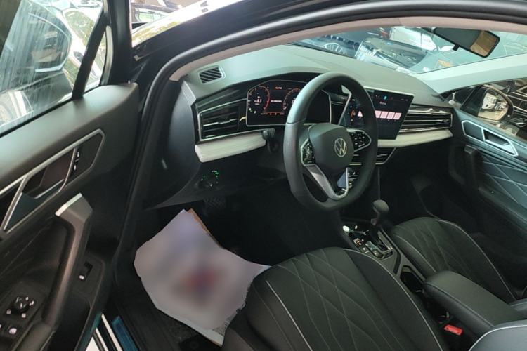 Used Volkswagen Tiguan L 2023 Revised Version 330TSI Automatic Two-Wheel Drive Smart Enjoyment Edition Driver Seat