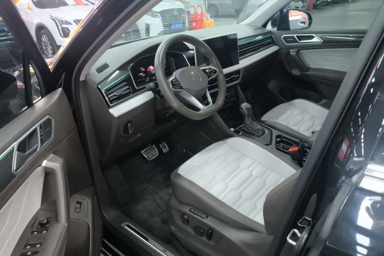 Used Volkswagen Tiguan L 2023 330TSI Automatic Two-Wheel Drive R-Line Flagship Edition Driver Seat