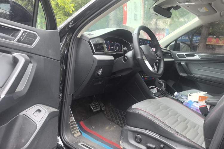 Used Volkswagen Tiguan L 2023 330TSI Automatic Two-Wheel Drive R-Line Flagship Edition Driver Seat