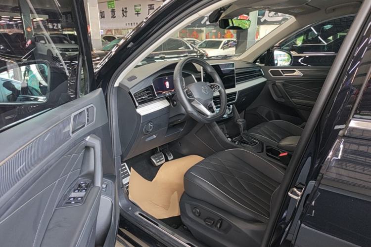 Used Volkswagen Tiguan L 2023 Restyled 330TSI Automatic Two-Wheel Drive R-Line Enhanced Comfort Version Driver Seat