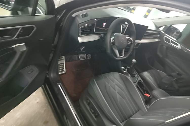 Used Volkswagen Tiguan L 2023 330TSI Automatic Two-Wheel Drive R-Line Enjoyment Edition Driver Seat