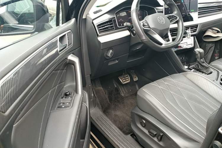 Used Volkswagen Tiguan L 2023 330TSI Automatic Two-Wheel Drive R-Line Enjoyment Edition Driver Seat