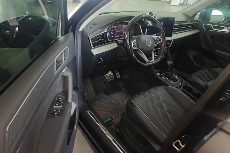 Used Volkswagen Tiguan L 2023 Restyled 330TSI Automatic Two-Wheel Drive R-Line Enhanced Comfort Version Driver Seat