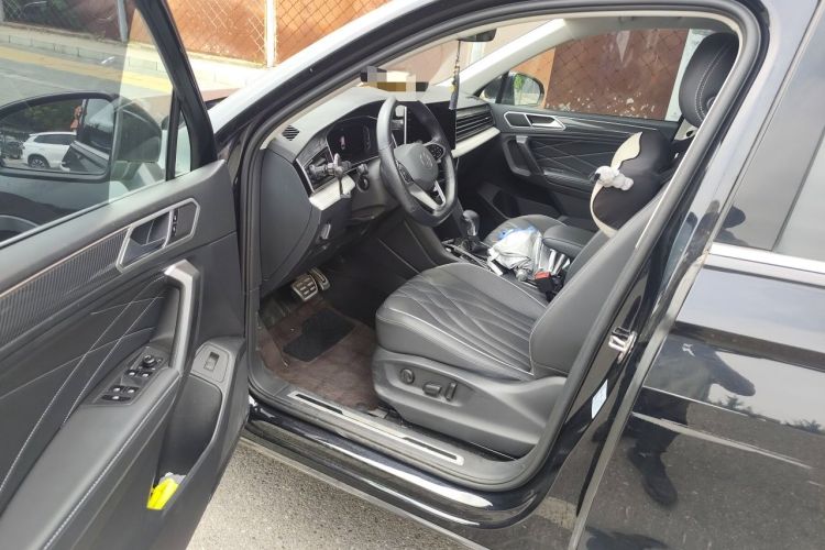 Used Volkswagen Tiguan L 2023 330TSI Automatic Two-Wheel Drive R-Line Enjoyment Edition Driver Seat