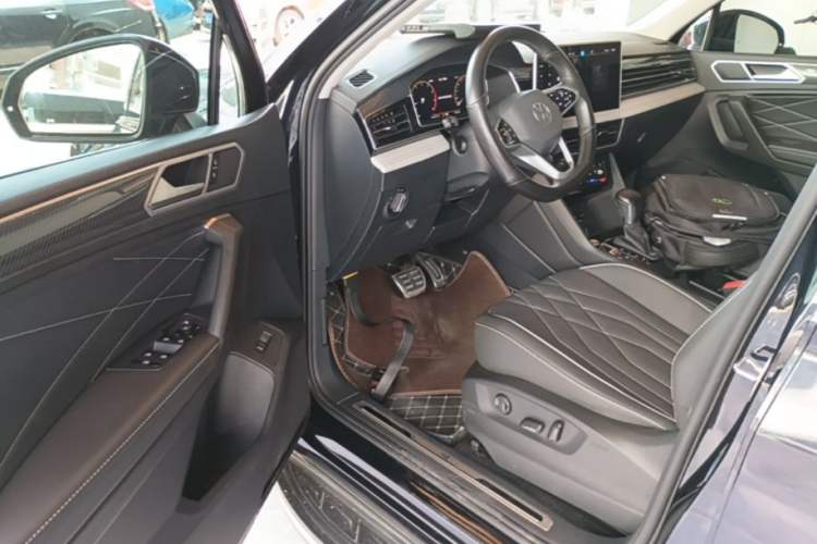 Used Volkswagen Tiguan L 2023 330TSI Automatic Two-Wheel Drive R-Line Enjoyment Edition Driver Seat