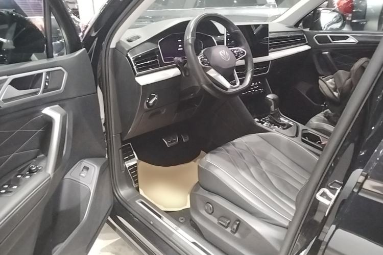 Used Volkswagen Tiguan L 2023 330TSI Automatic Two-Wheel Drive R-Line Enjoyment Edition Driver Seat