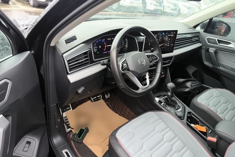 Used Volkswagen Tiguan L 2023 Facelift 380TSI Automatic All-Wheel Drive R-Line Flagship 7-Seater Driver Seat