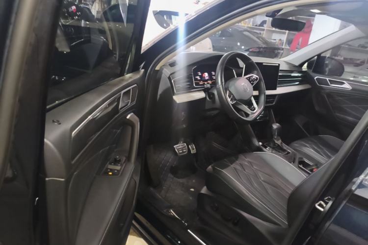 Used Volkswagen Tiguan L 2023 330TSI Automatic Two-Wheel Drive R-Line Enjoyment Edition Driver Seat