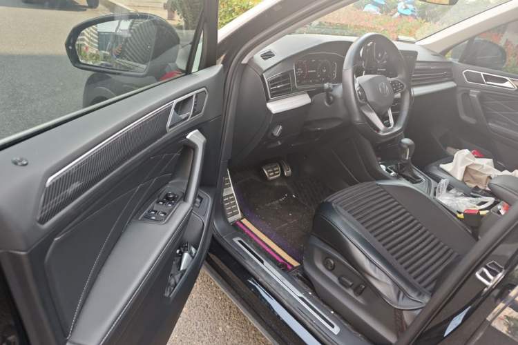 Used Volkswagen Tiguan L 2023 Restyled 330TSI Automatic Two-Wheel Drive R-Line Enhanced Comfort Version Driver Seat