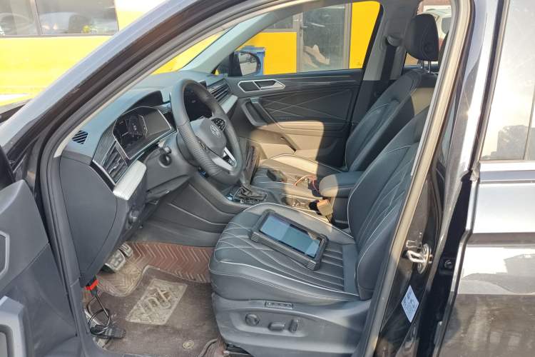 Used Volkswagen Tiguan L 2023 Restyled 330TSI Automatic Two-Wheel Drive R-Line Enhanced Comfort Version Driver Seat