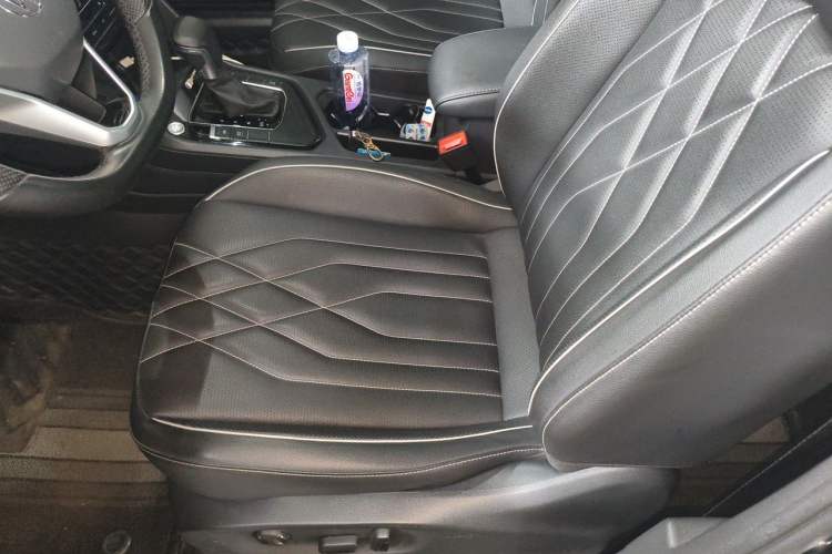 Used Volkswagen Tiguan L 2023 Revised Version 330TSI Automatic Two-Wheel Drive Smart Enjoyment Edition Driver Seat