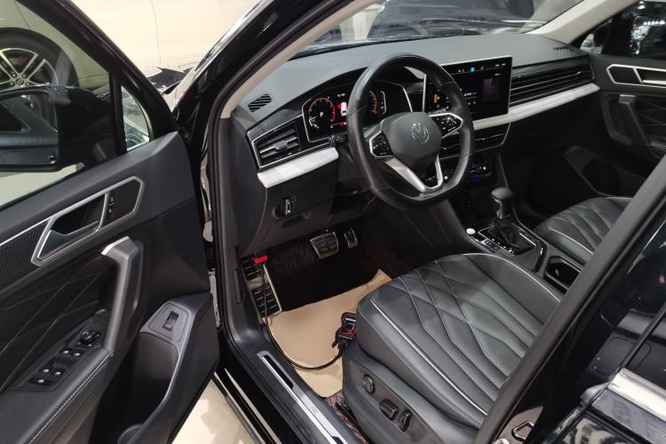 Used Volkswagen Tiguan L 2023 Restyled 330TSI Automatic Two-Wheel Drive R-Line Enhanced Comfort Version Driver Seat