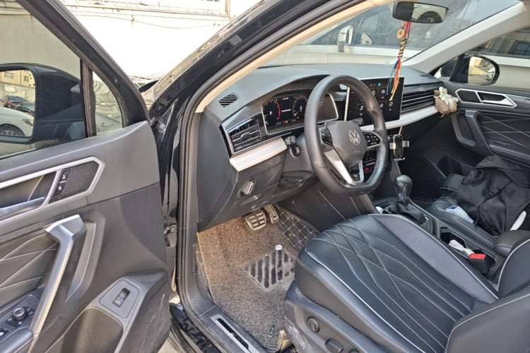 Used Volkswagen Tiguan L 2023 Restyled 330TSI Automatic Two-Wheel Drive R-Line Enhanced Comfort Version Driver Seat