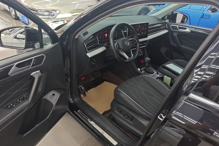 Used Volkswagen Tiguan L 2023 Revised Version 330TSI Automatic Two-Wheel Drive Smart Enjoyment Edition Driver Seat