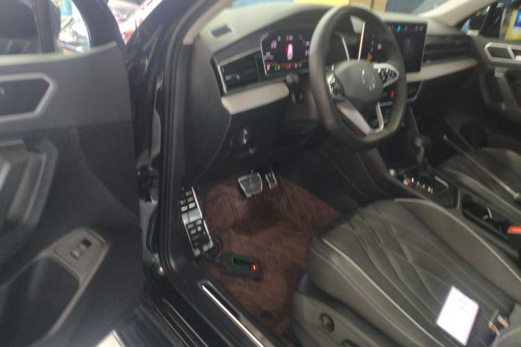 Used Volkswagen Tiguan L 2023 Restyled 330TSI Automatic Two-Wheel Drive R-Line Enhanced Comfort Version Driver Seat