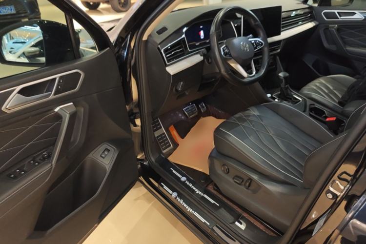 Used Volkswagen Tiguan L 2023 Restyled 330TSI Automatic Two-Wheel Drive R-Line Enhanced Comfort Version Driver Seat