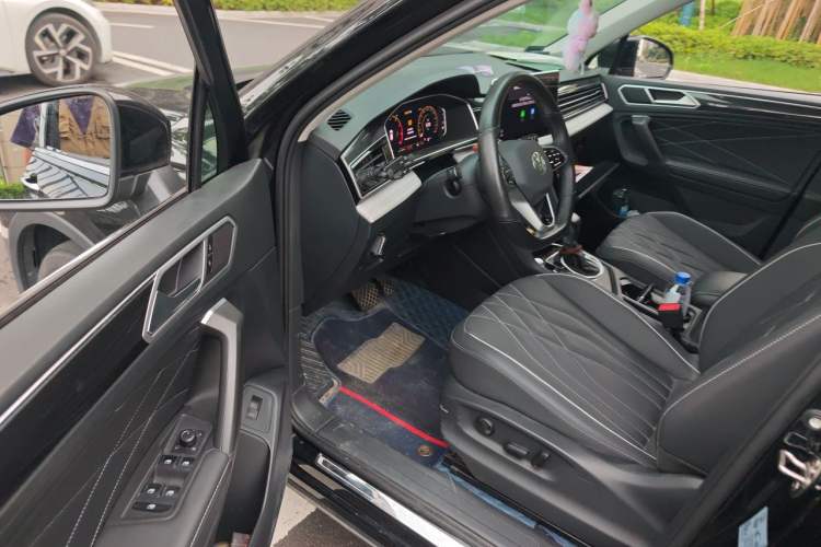 Used Volkswagen Tiguan L 2023 330TSI Automatic Two-Wheel Drive Smart Edition Driver Seat