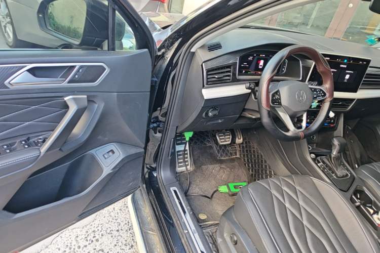 Used Volkswagen Tiguan L 2023 330TSI Automatic Two-Wheel Drive R-Line Enjoyment Edition Driver Seat